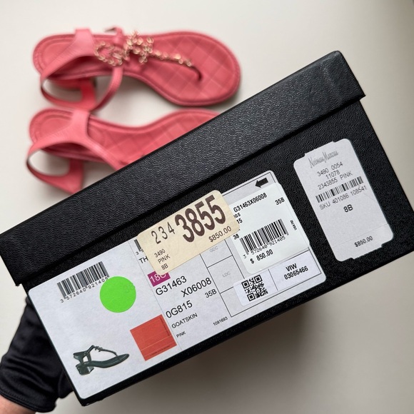 CHANEL Quilted Pink
Interlocking CC Logo T-Strap Sandals
Goatskin Size 38 - Picture 5 of 13